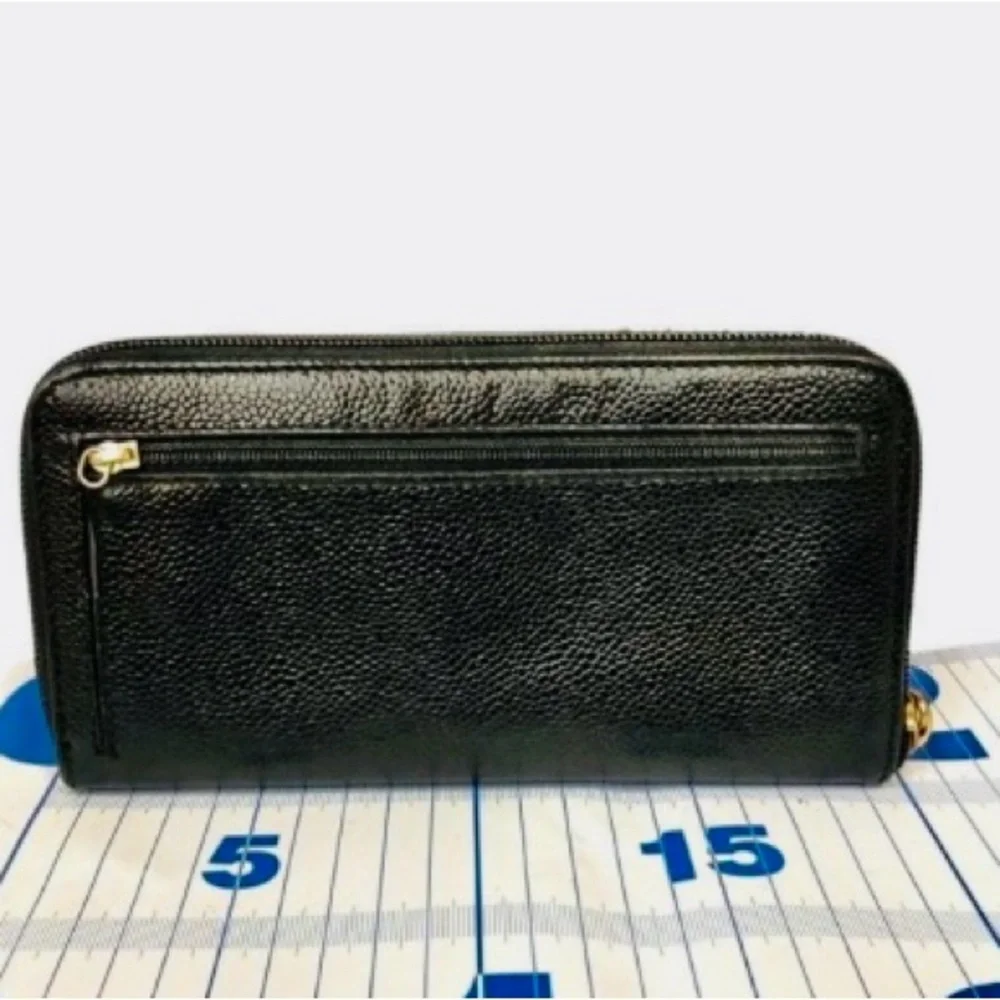 Chanel Caviar Leather Zippy Wallet
CC Tag Code:  7370108. SOLD - Picture 7 of 8